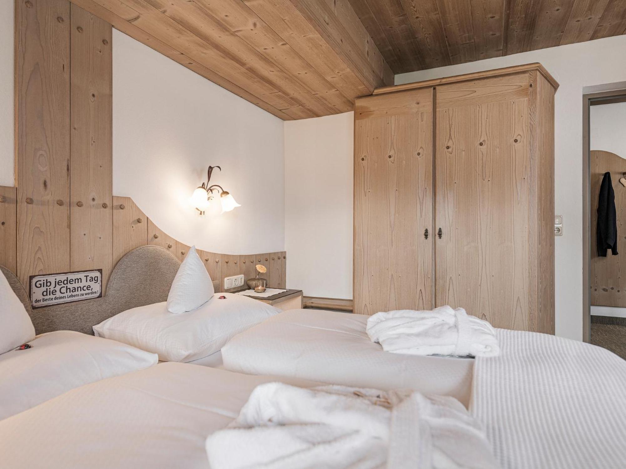 Apparthotel "Landhaus Veronika" Майрхофен Экстерьер фото