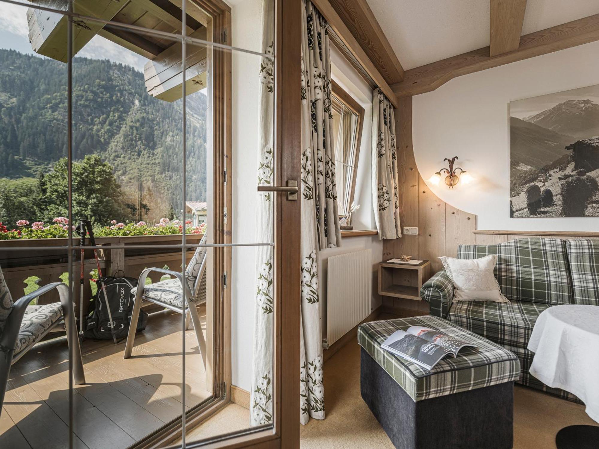 Apparthotel "Landhaus Veronika" Майрхофен Экстерьер фото