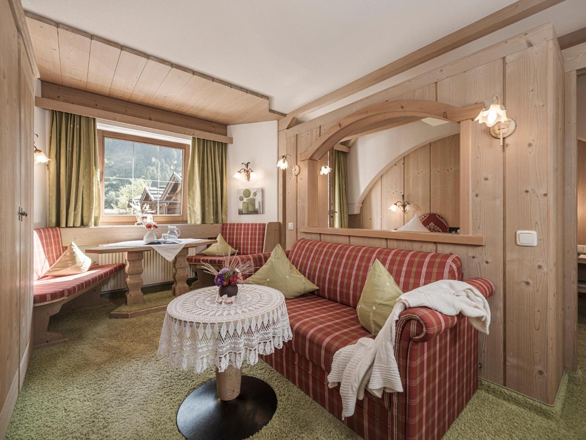 Apparthotel "Landhaus Veronika" Майрхофен Экстерьер фото